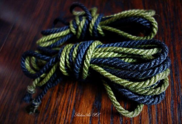 colored bondage rope - olive green + classic black
